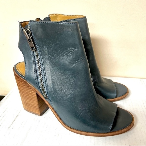 STEVE MADDEN Terraa heeled slingback blue peeptoe booties size 9.5 - Picture 3 of 9